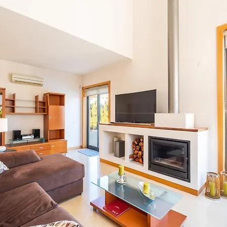 Ferienhaus #076 Stunning&modern Near Newtown, Pool
